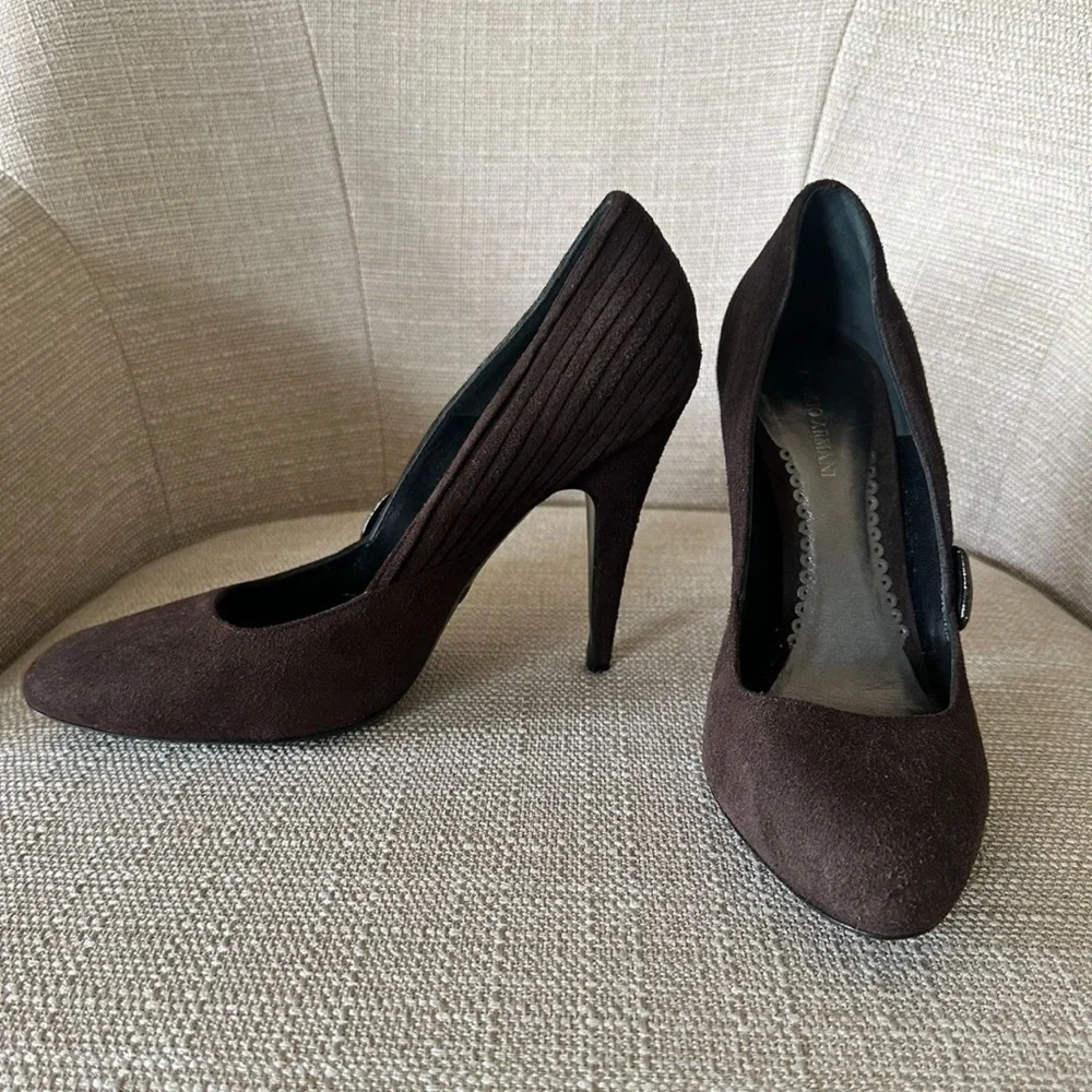 Giorgio Armani Suede Brown Pumps - Size 38 - Picture 4 of 8
